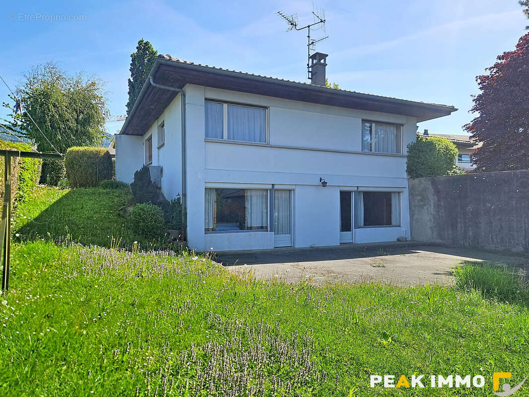 Maison à CRANVES-SALES