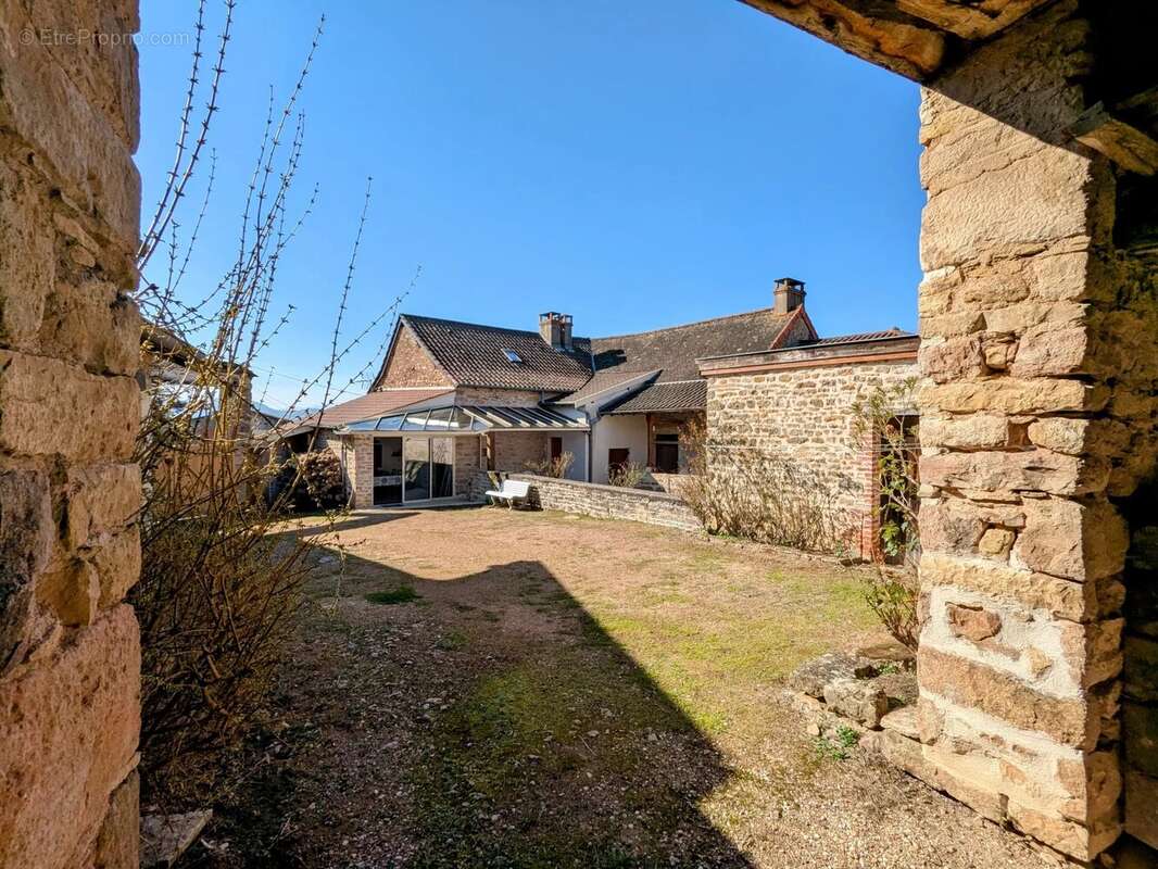 Maison à BERZE-LA-VILLE