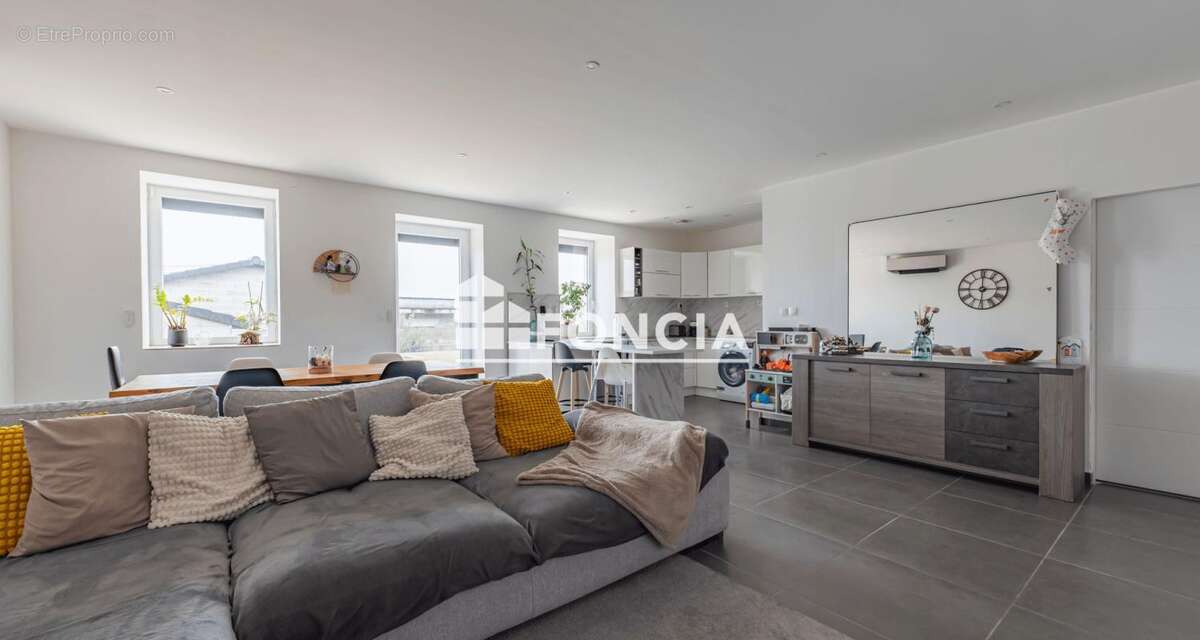 Maison à CLONAS-SUR-VAREZE