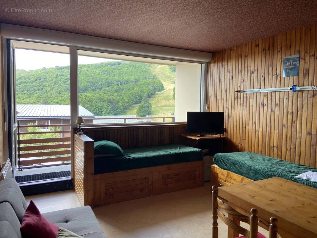 Appartement à COMPAINS