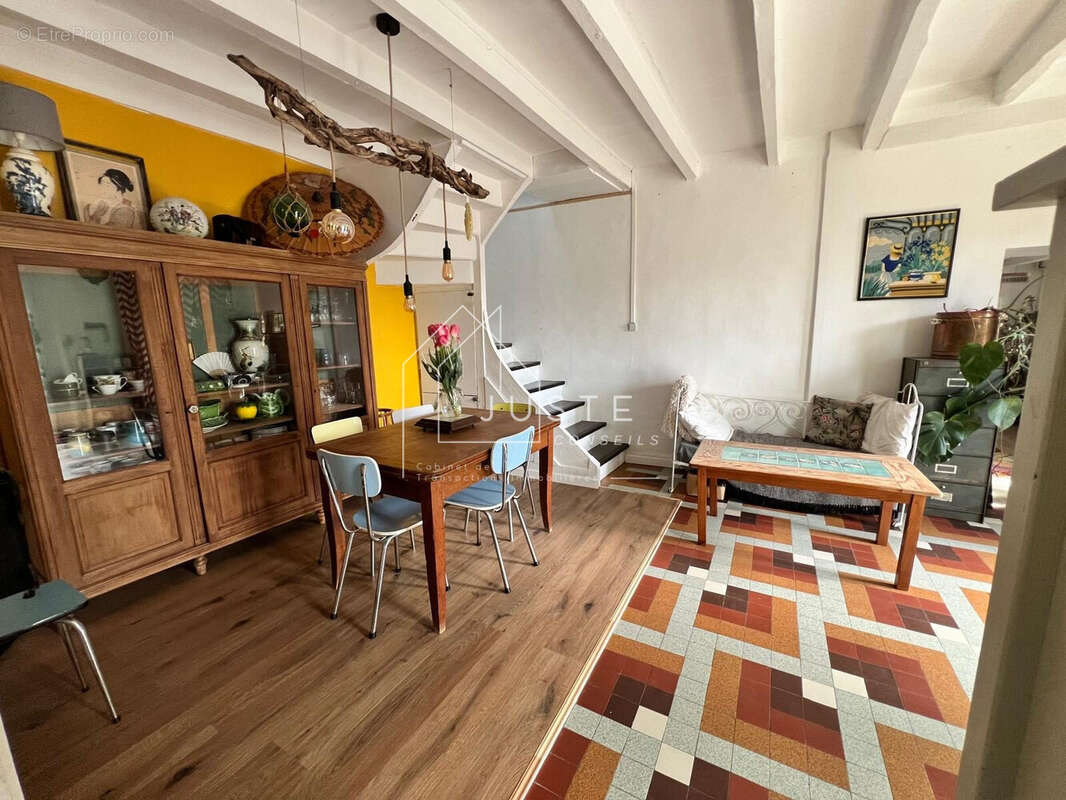 Maison à MALAUNAY