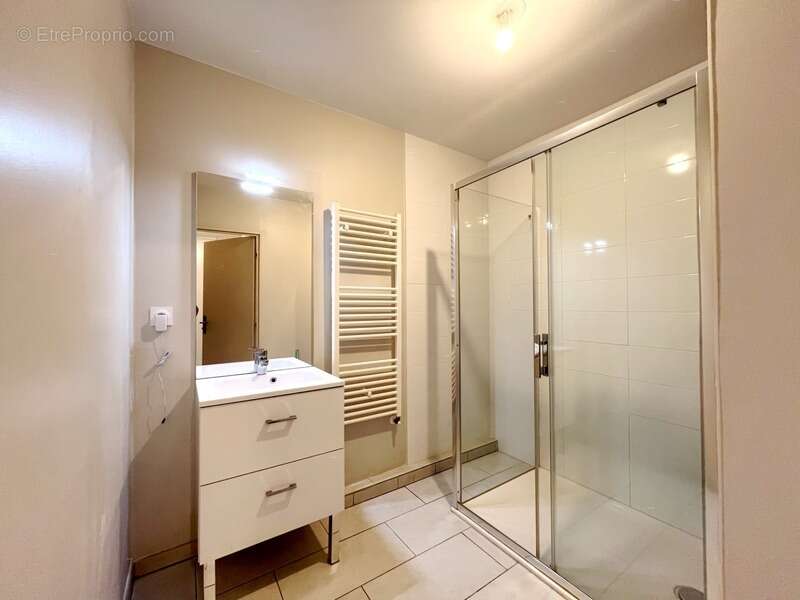 Appartement à MEYZIEU