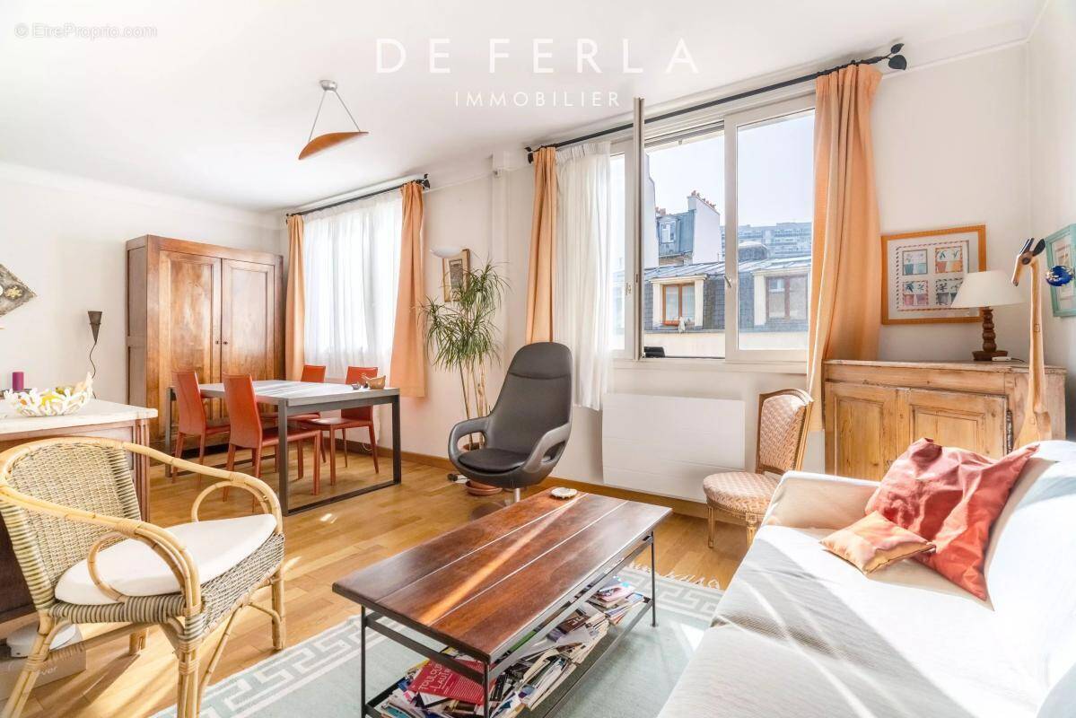 Appartement à PARIS-14E