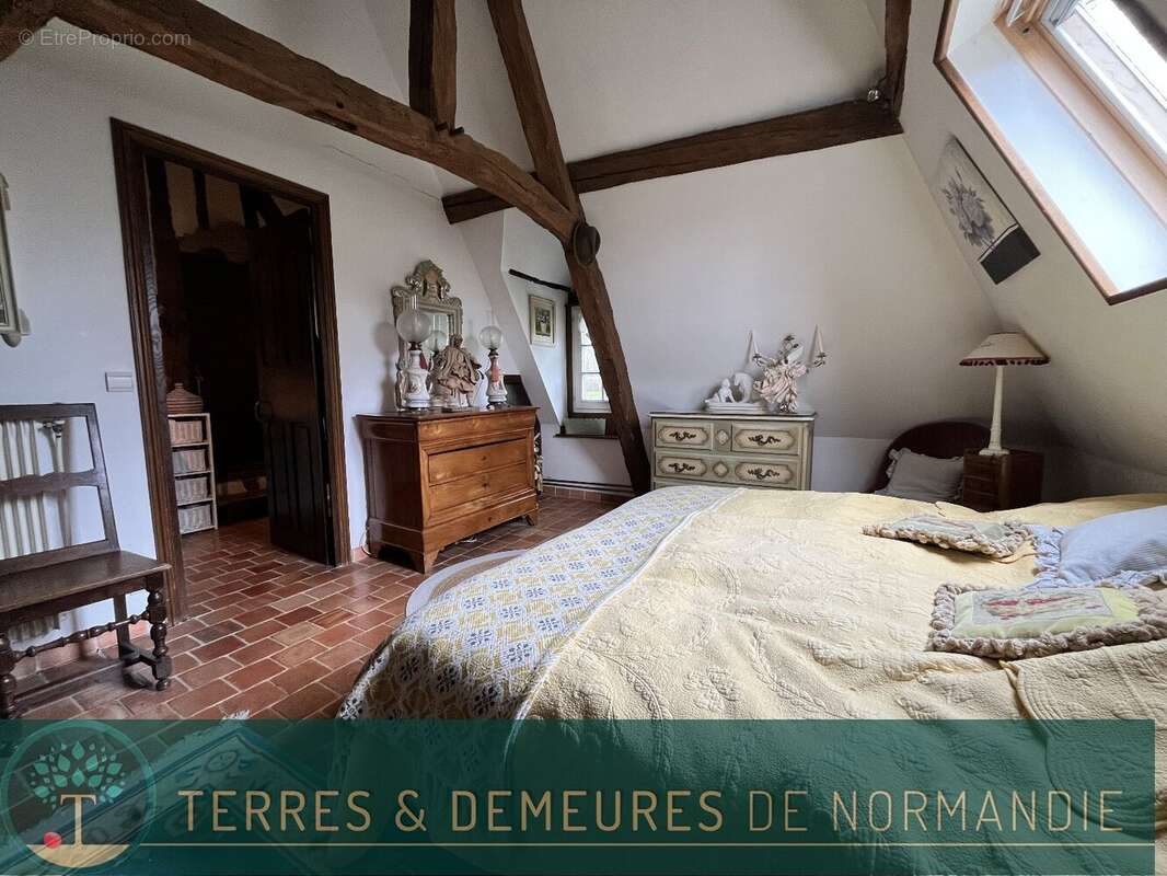 Maison à PONT-L'EVEQUE