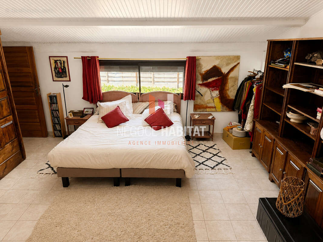 Villa  316 m2 hab. / terrain 1831 m2 - piscine - garage - photo 23