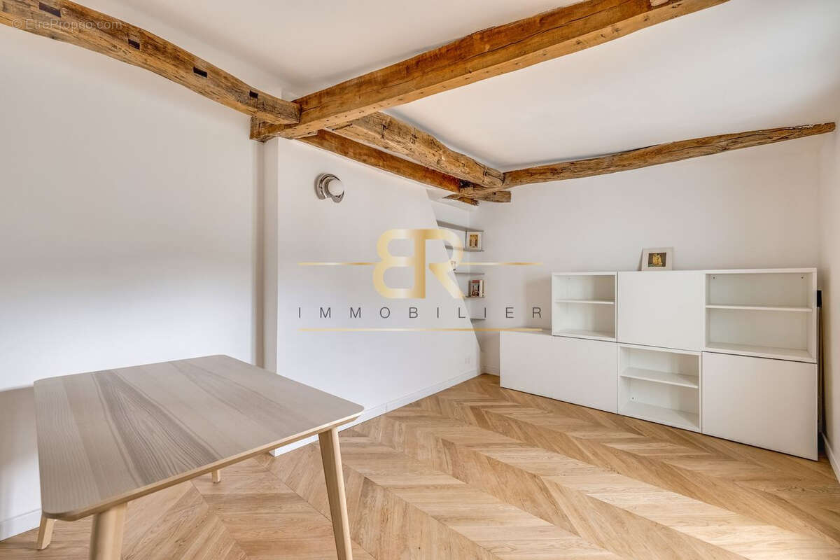 Appartement à PARIS-9E