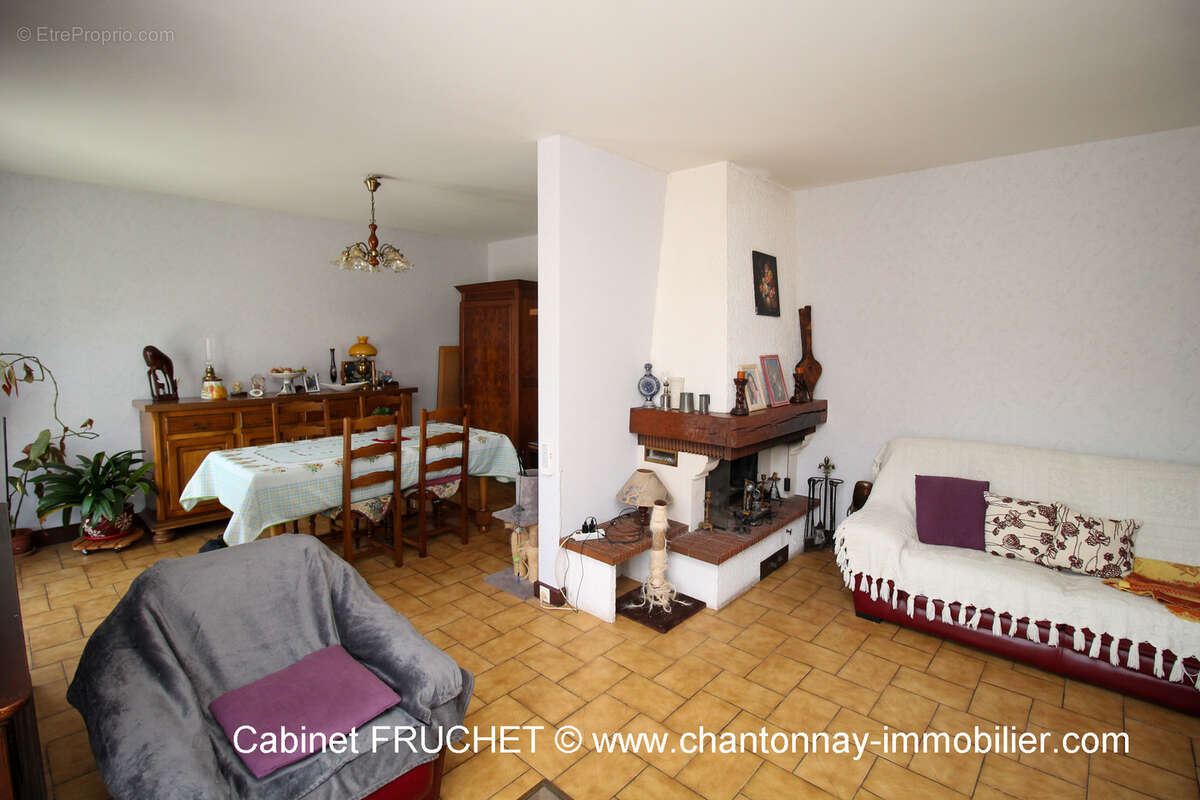 Maison à LA CAILLERE-SAINT-HILAIRE