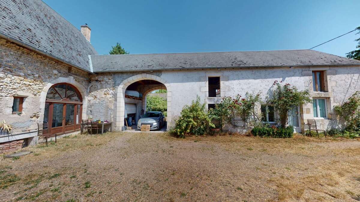Maison à SAINT-SATUR