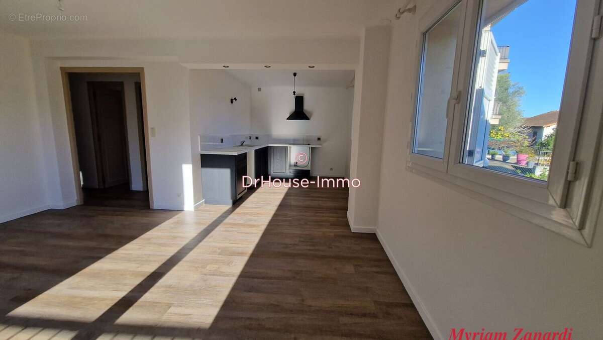 Appartement à MANDELIEU-LA-NAPOULE