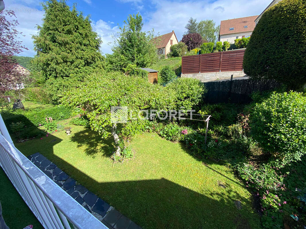 Maison Mitoyenne d'un côté, vivable de plain-pied,  5 chambres, garage, jardin SAINT-LEGER-DU-BOURG-DENIS - photo 2