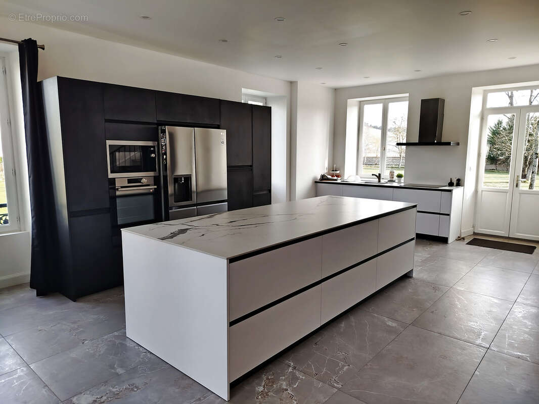 Maison à CHAMPS-SUR-YONNE