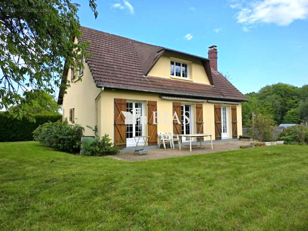 Maison à SAINTE-MARGUERITE-SUR-DUCLAIR
