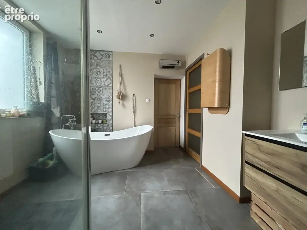 Beaucoup de charme et de cachet pour cette flamande de 108m2 située dans un secteur calme et prisé ! - photo 9