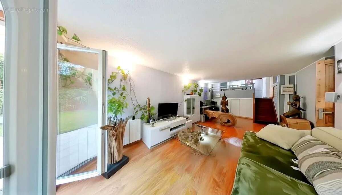 Appartement à TORCY