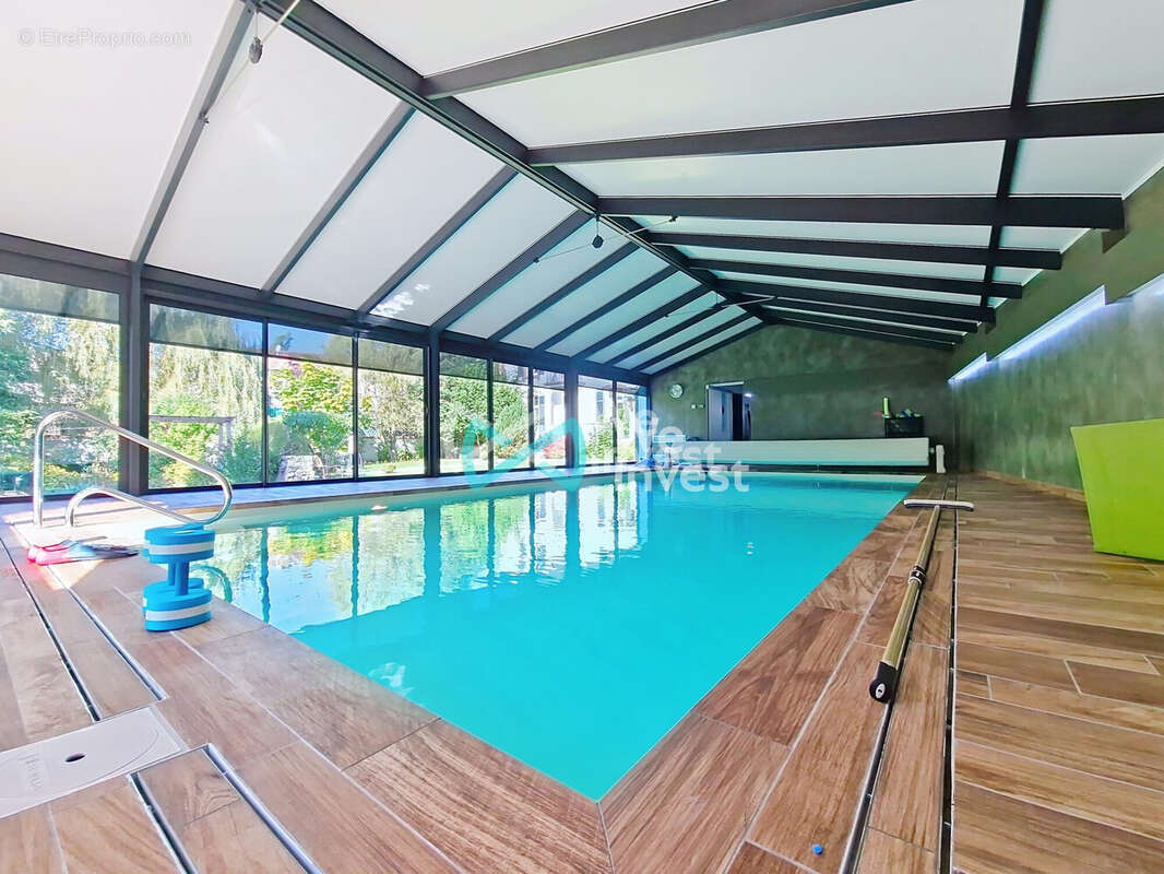 Maison à DOMEVRE-SUR-VEZOUZE