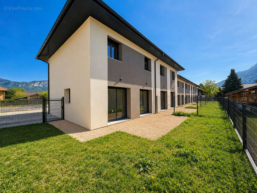 Maison à SAINT-PIERRE-EN-FAUCIGNY