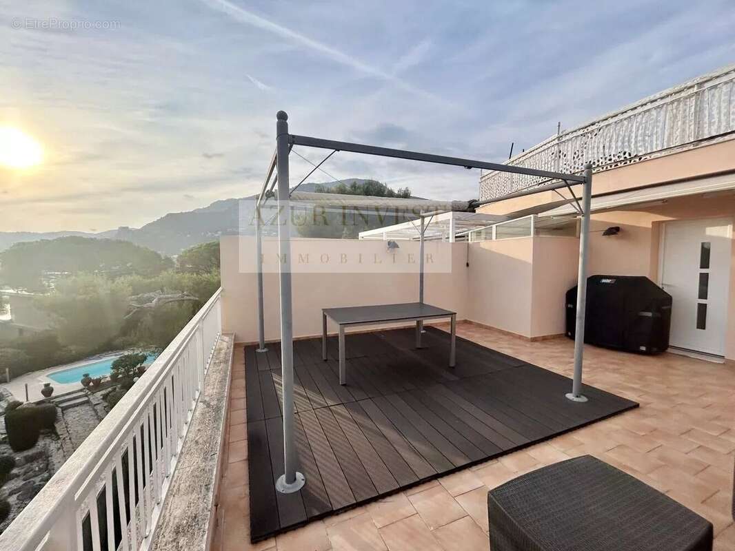 Appartement à ROQUEBRUNE-CAP-MARTIN