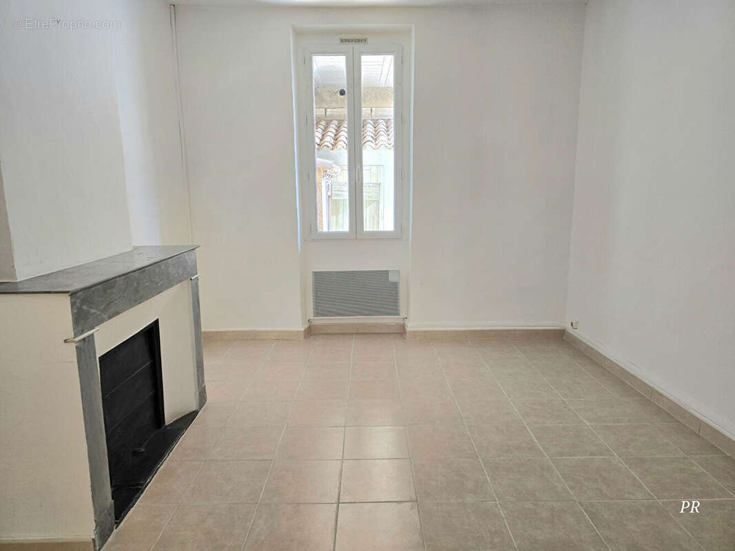 Appartement à LA BOUILLADISSE