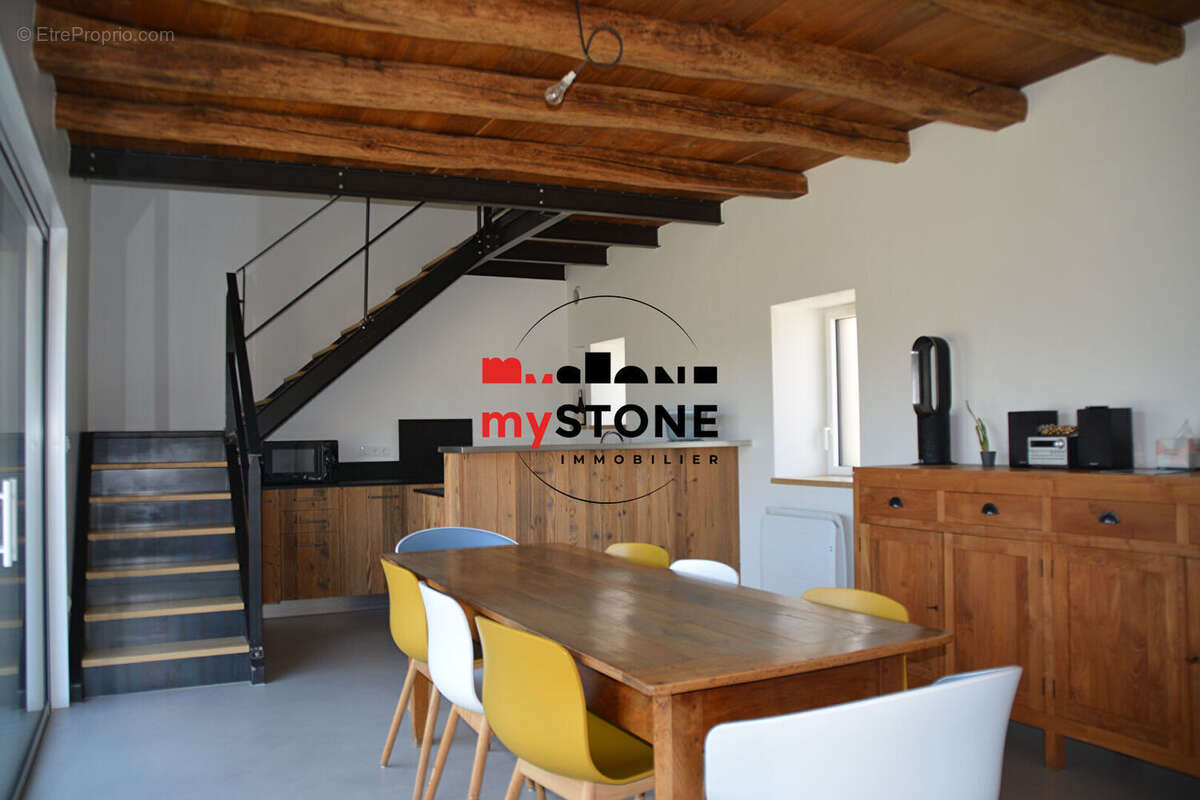 Maison à SAINT-ETIENNE-SUR-CHALARONNE