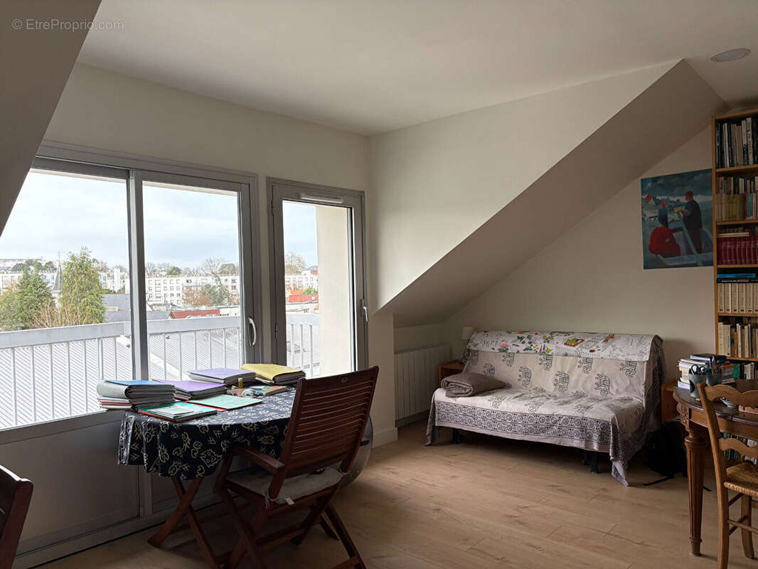 Appartement T5 seul au dernier étage traversant Est/Ouest avec balcons, ascenseur et grand garage double - photo 12