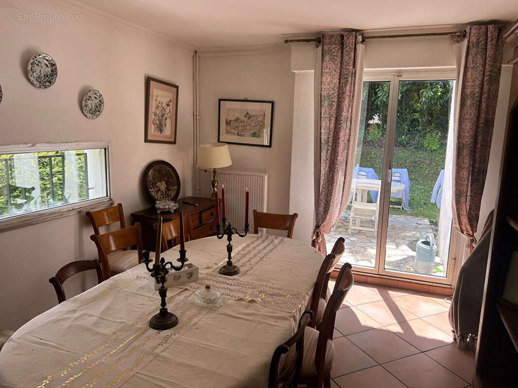 Maison à SAINT-NOM-LA-BRETECHE