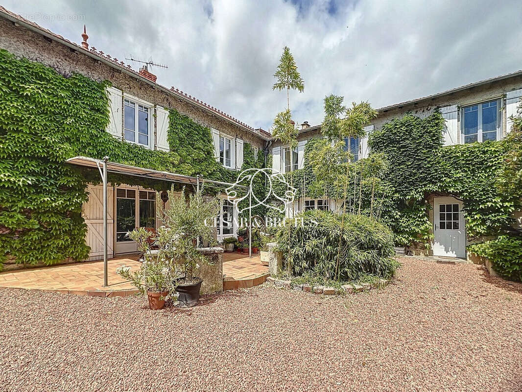 Maison à CORDELLE