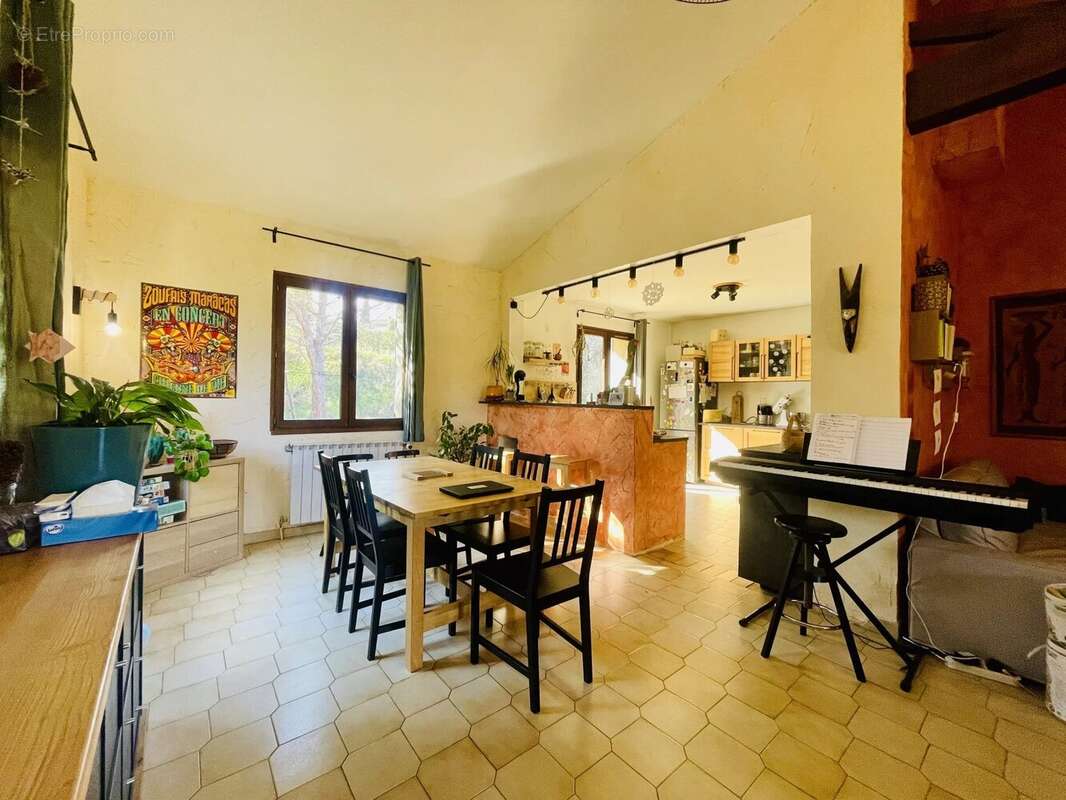 Maison à MIRABEL-AUX-BARONNIES