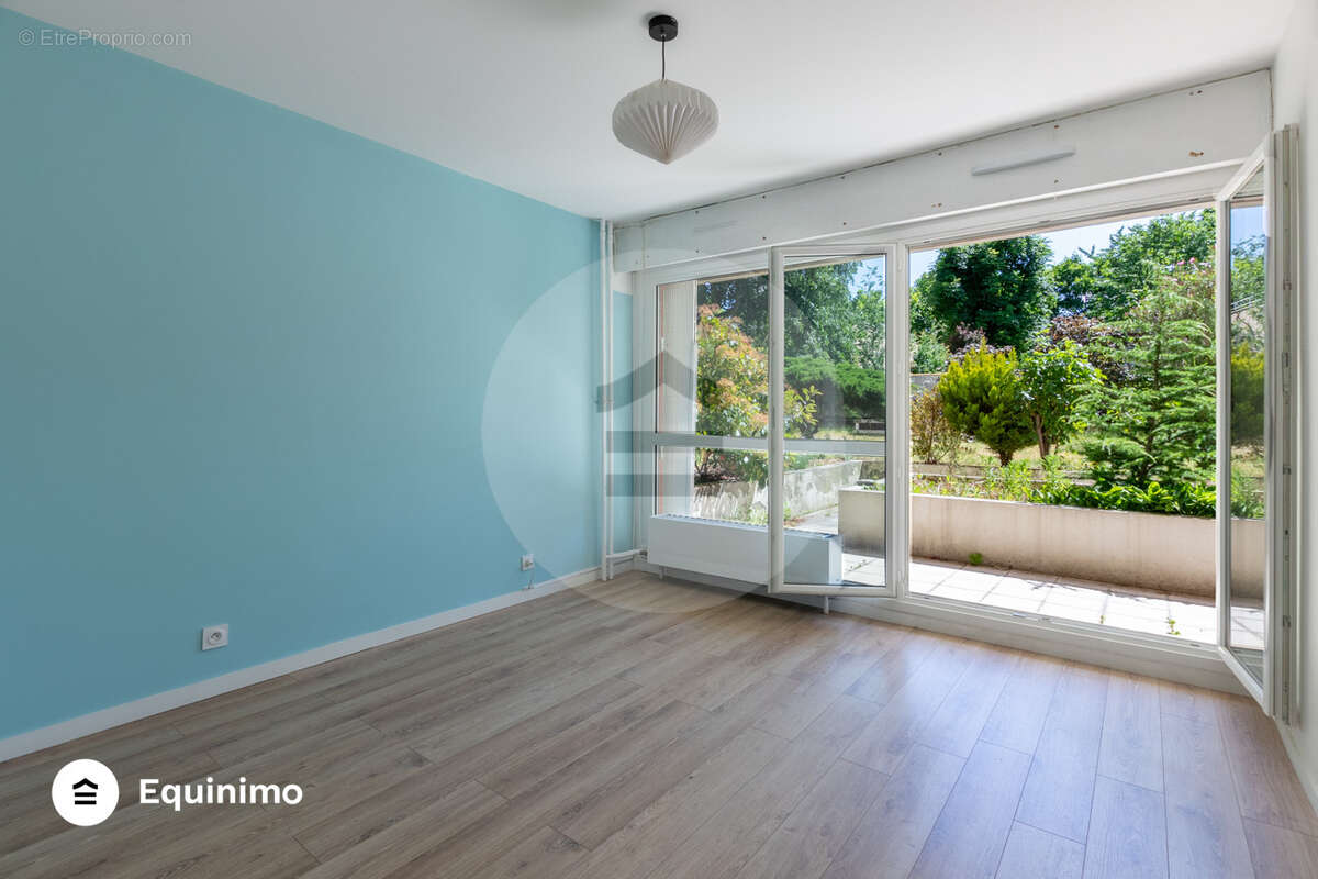 Appartement à MONTROUGE