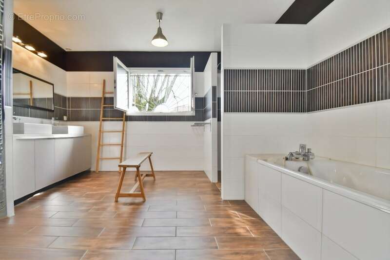 Maison à PARENTIS-EN-BORN