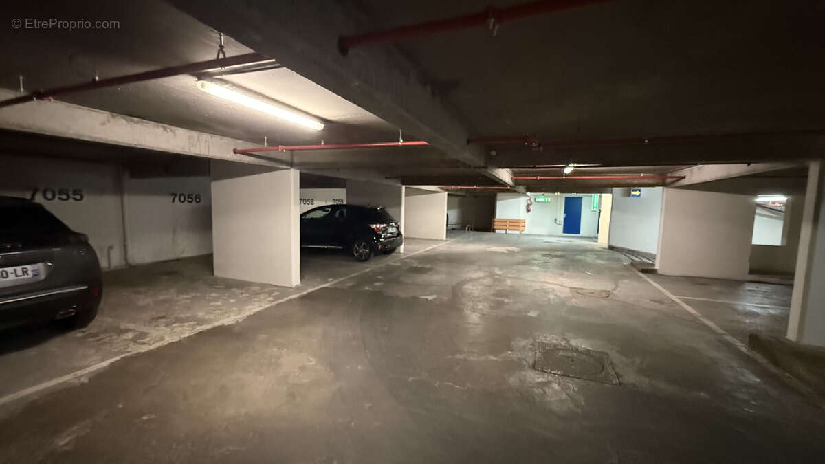 Autre à PARIS-2E