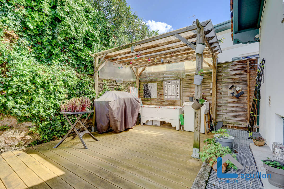 Maison mitoyenne coeur de ville avec 2 grandes terrasses - photo 16