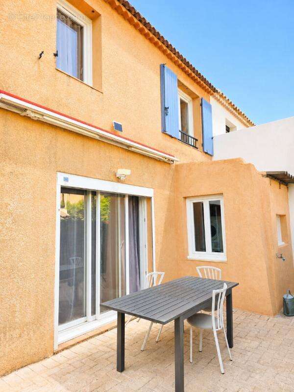 Maison  4 pièce(s) 90 m2 avec extérieur et panneaux solaires - photo 8