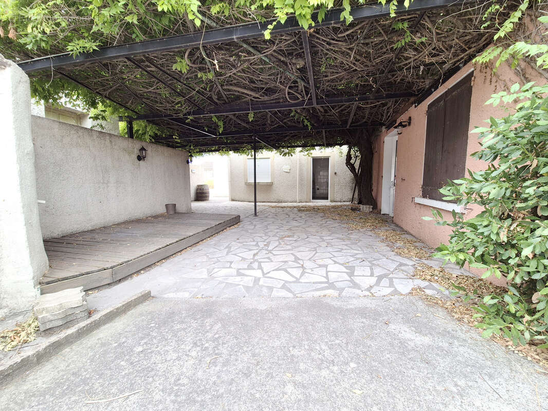Ensemble immobilier local commercial et appartement - photo 6