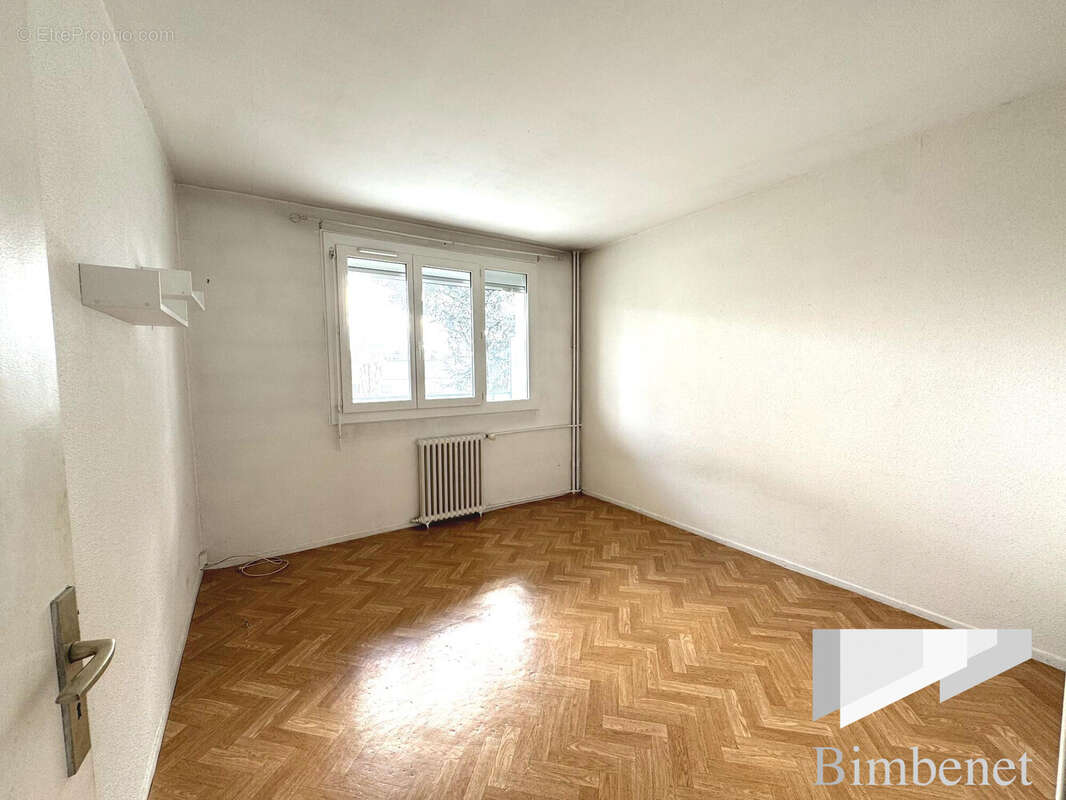 Appartement à SAINT-JEAN-DE-LA-RUELLE
