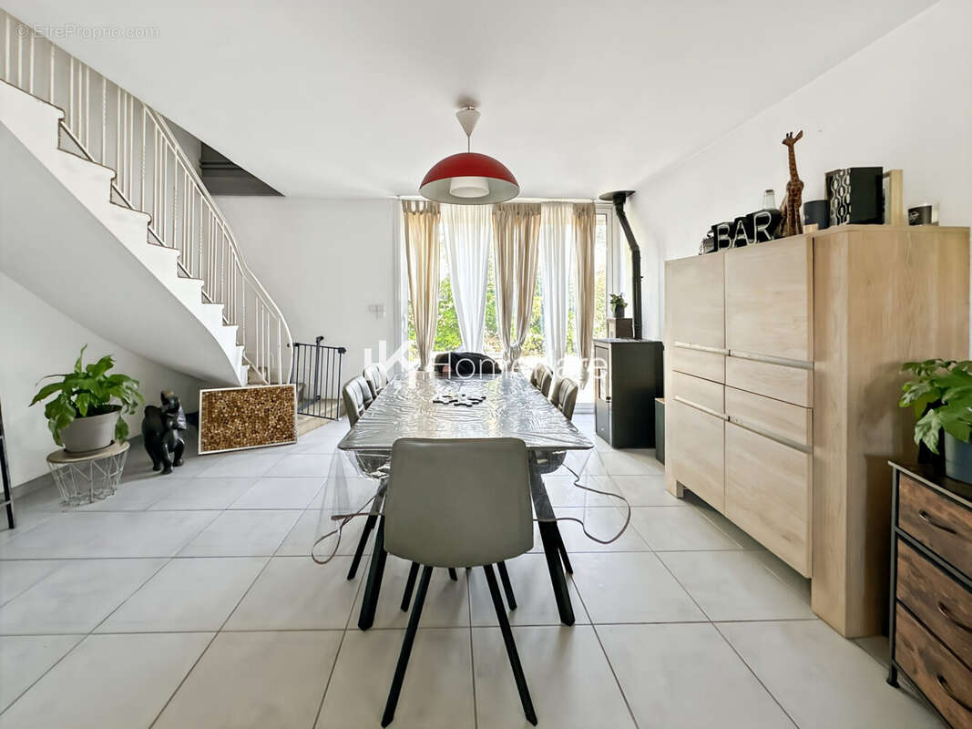 Maison 100 m² à Cazeres  - photo 4