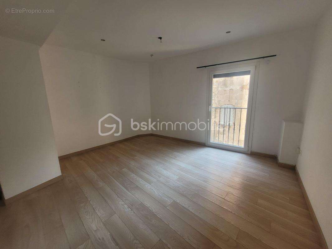 Maison avec terrasse et balcon au cœur de Marguerittes - Calme et confort à votre portée ! - photo 8