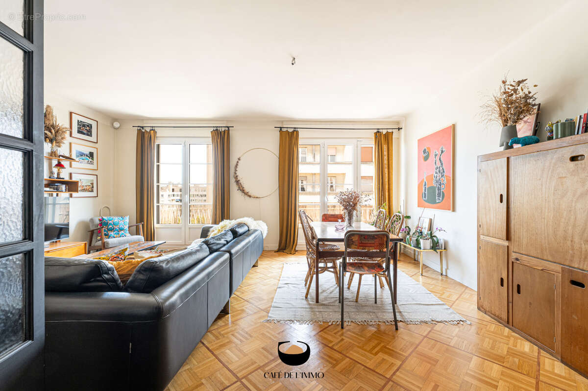 Appartement à MARSEILLE-5E