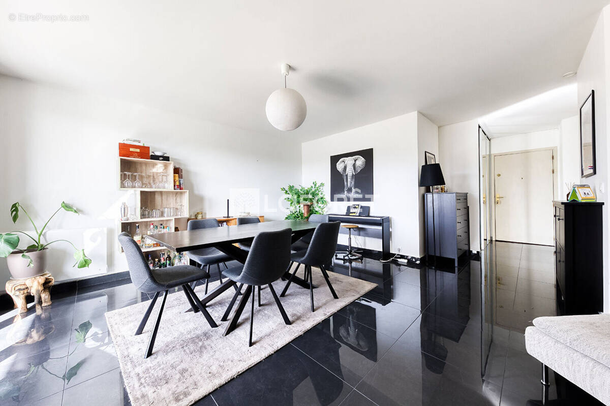 Appartement à PONTAULT-COMBAULT