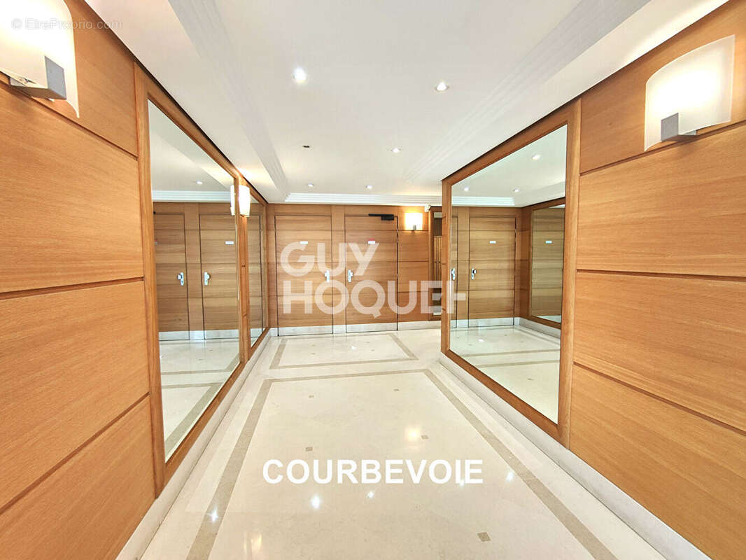 Appartement à LA GARENNE-COLOMBES