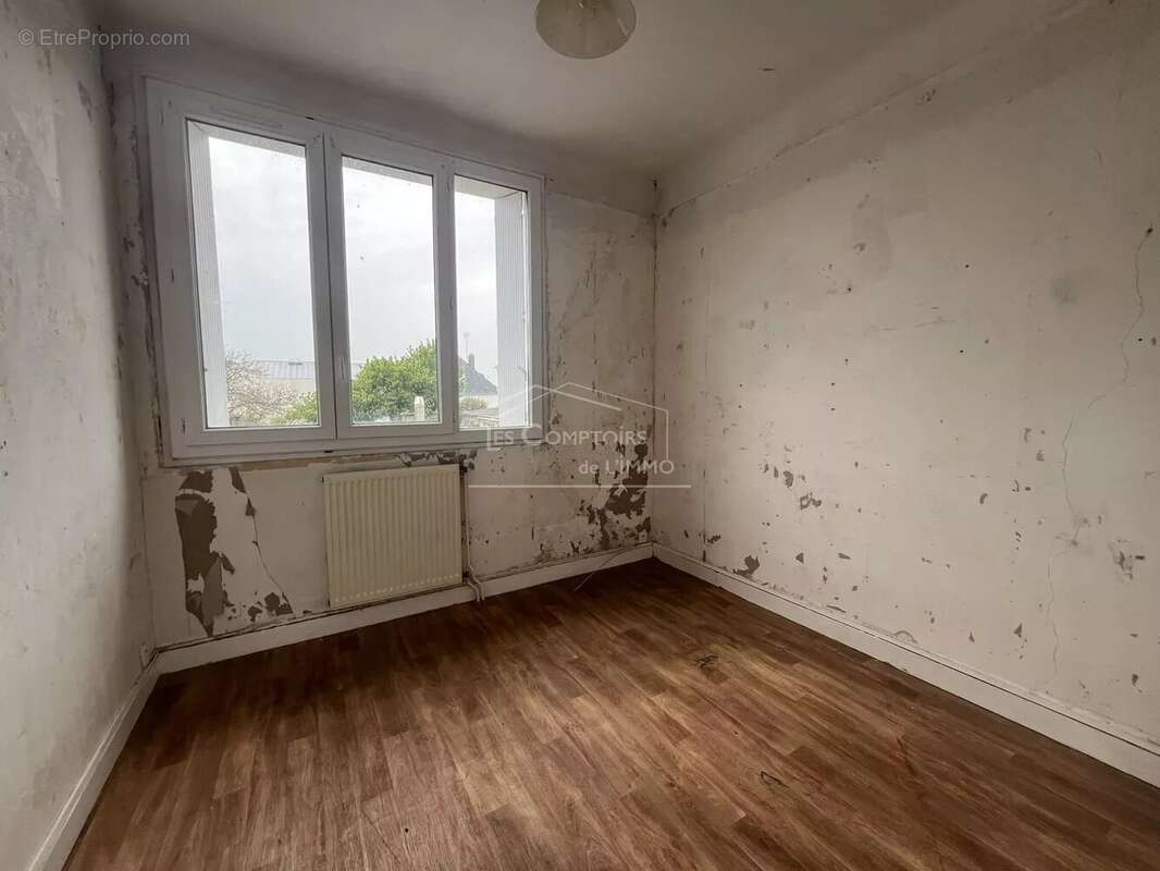 Appartement à DONGES