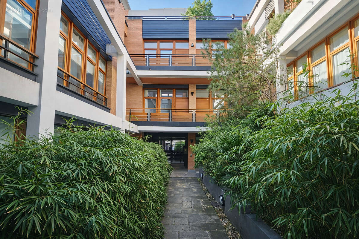 Commerce à SAINT-DENIS