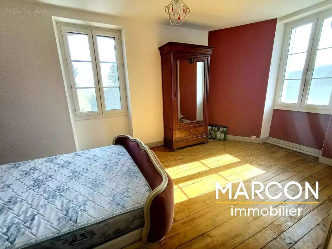 Maison à LE DONZEIL