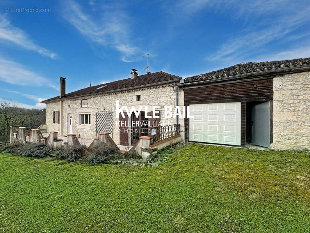 Maison 135 m² à Montaigu-De-Quercy  - photo 2