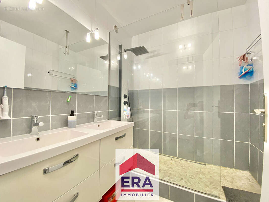 Appartement à SARTROUVILLE