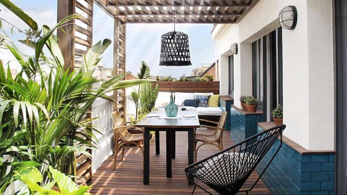 Appartement à SAINT-LAURENT-DU-VAR