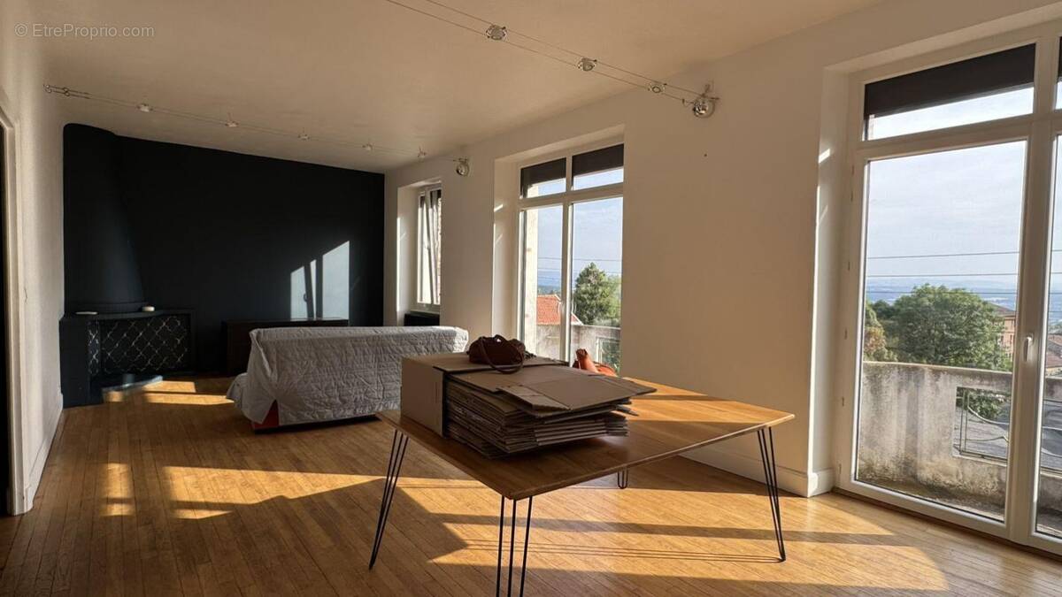 Appartement à THIERS
