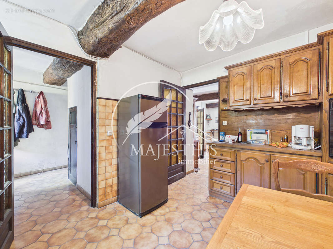 PUGET-VILLE - MAISON VILLAGE - T5 + Jardin et une parcelle avec garage et abri - photo 5