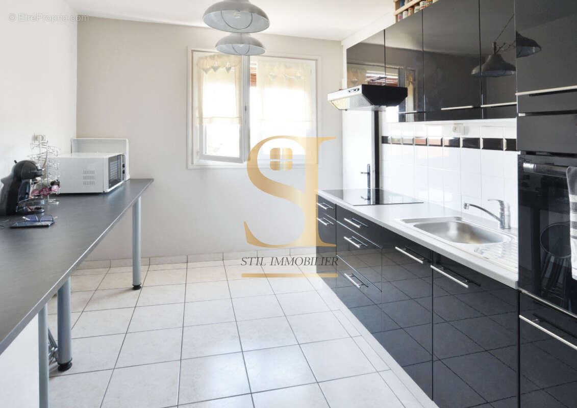 Appartement à VIGNEUX-SUR-SEINE