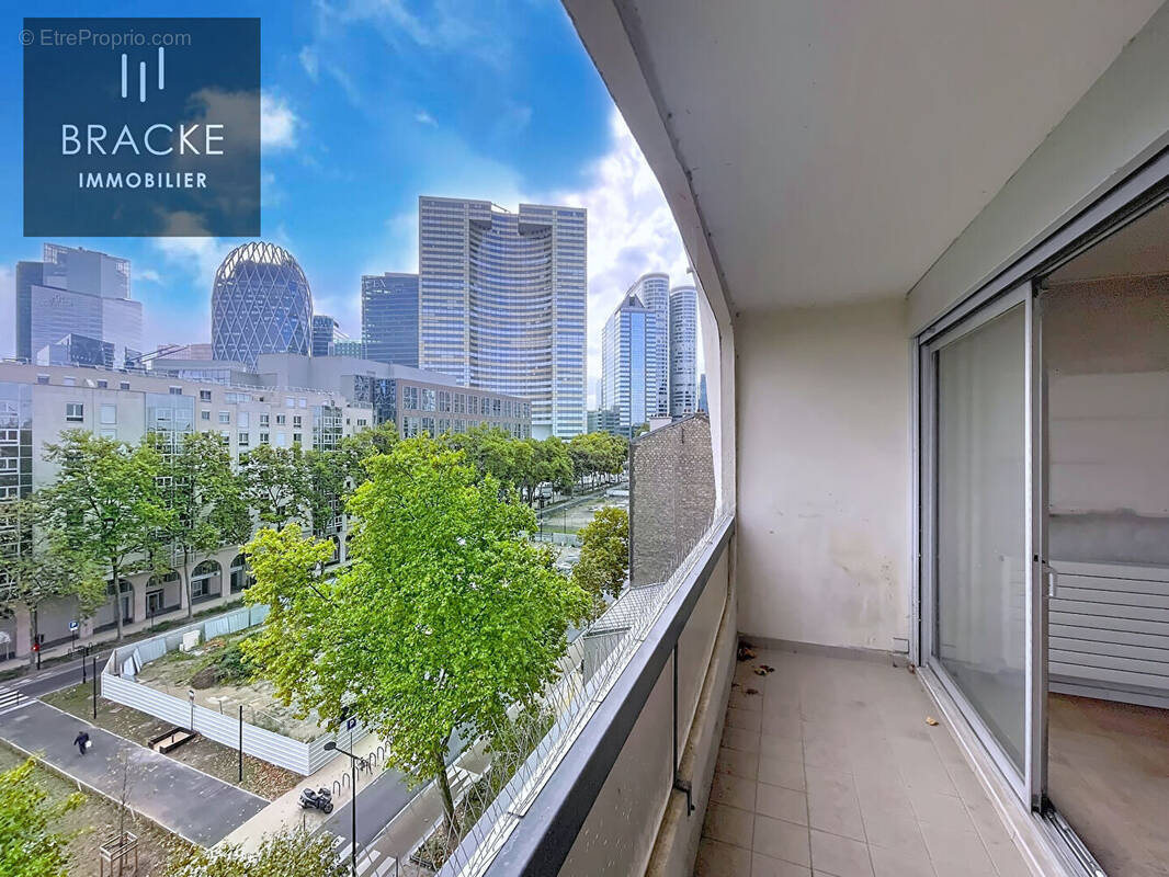 Appartement à COURBEVOIE