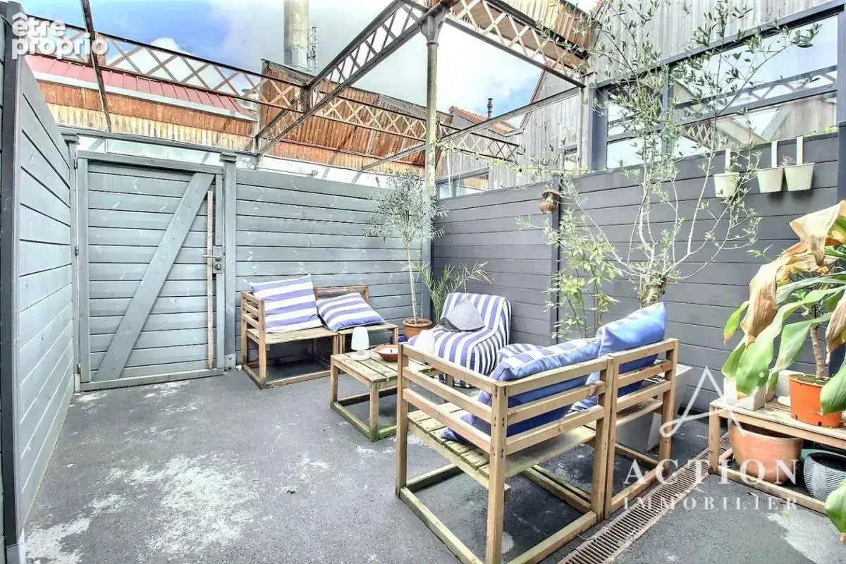 Loft unique de 135 m² – Volume, lumière, extérieur cocooning et parking - photo 12